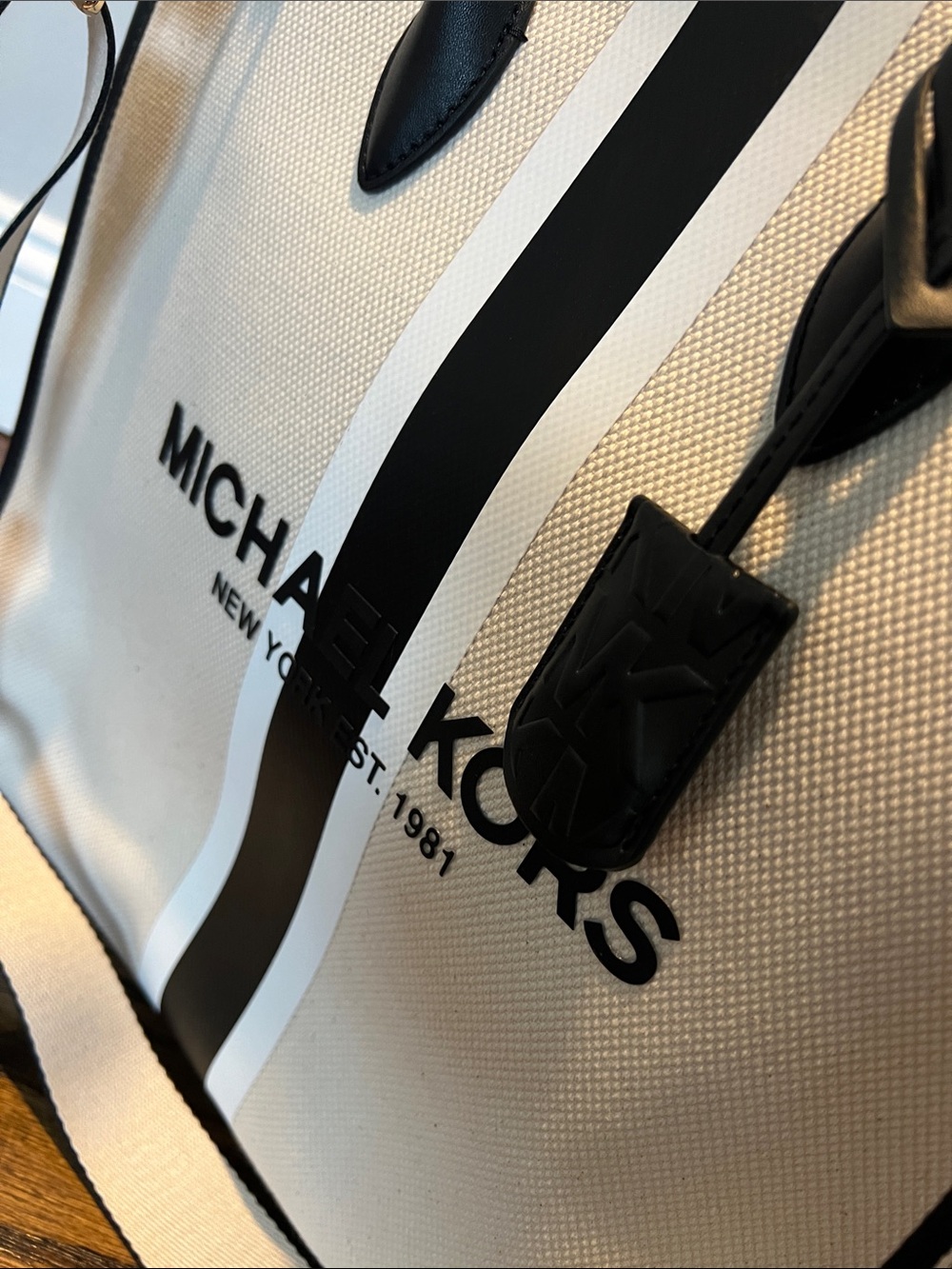 Michael Kors Mirella Large Canvas Tote with Logo Stripe. NEW - Picture 2 of 9